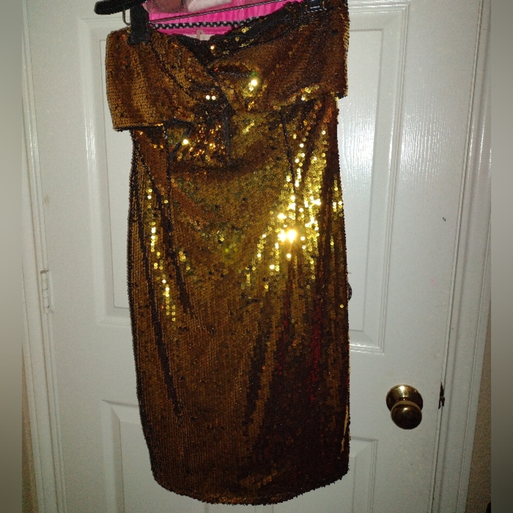 Elegant Gold Sequin Dress